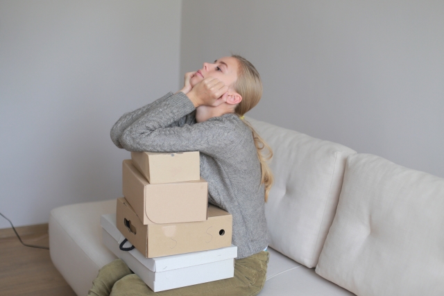 Image of a worried woman